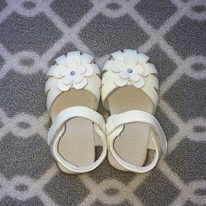 NWOT White leather sandals, toddler 8